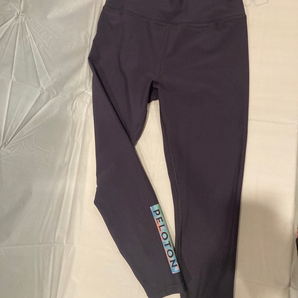 Peloton gray leggings